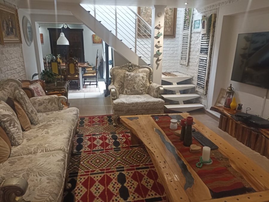 5 Bedroom Property for Sale in Heiderand Western Cape